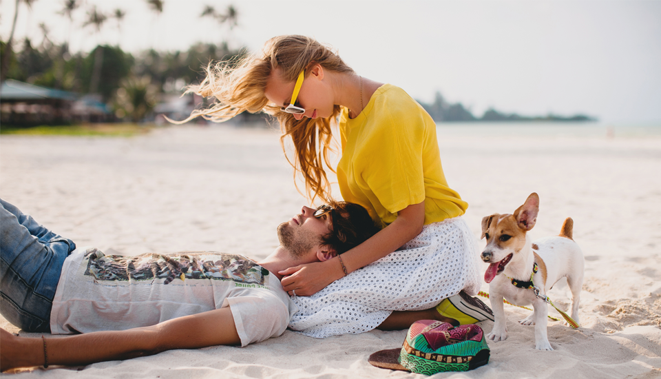 Travel-loans-helped-this-couple-and-dog-go-on-vacation-and-enjoy-the-beach.